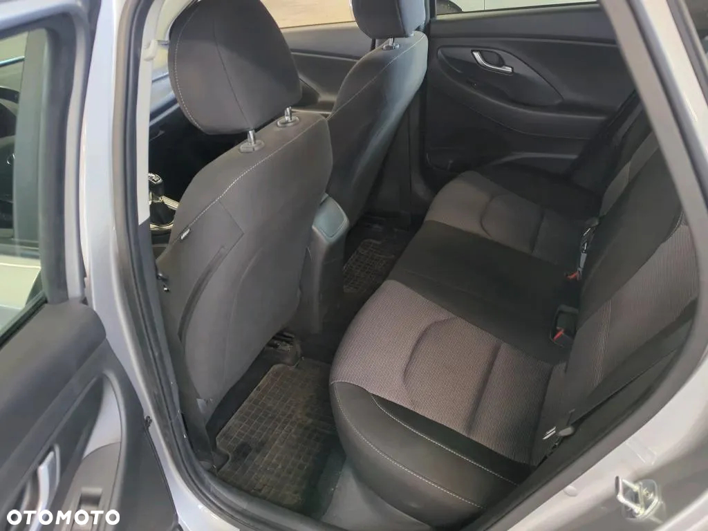 Hyundai i30 1.5 DPI Classic + - 9