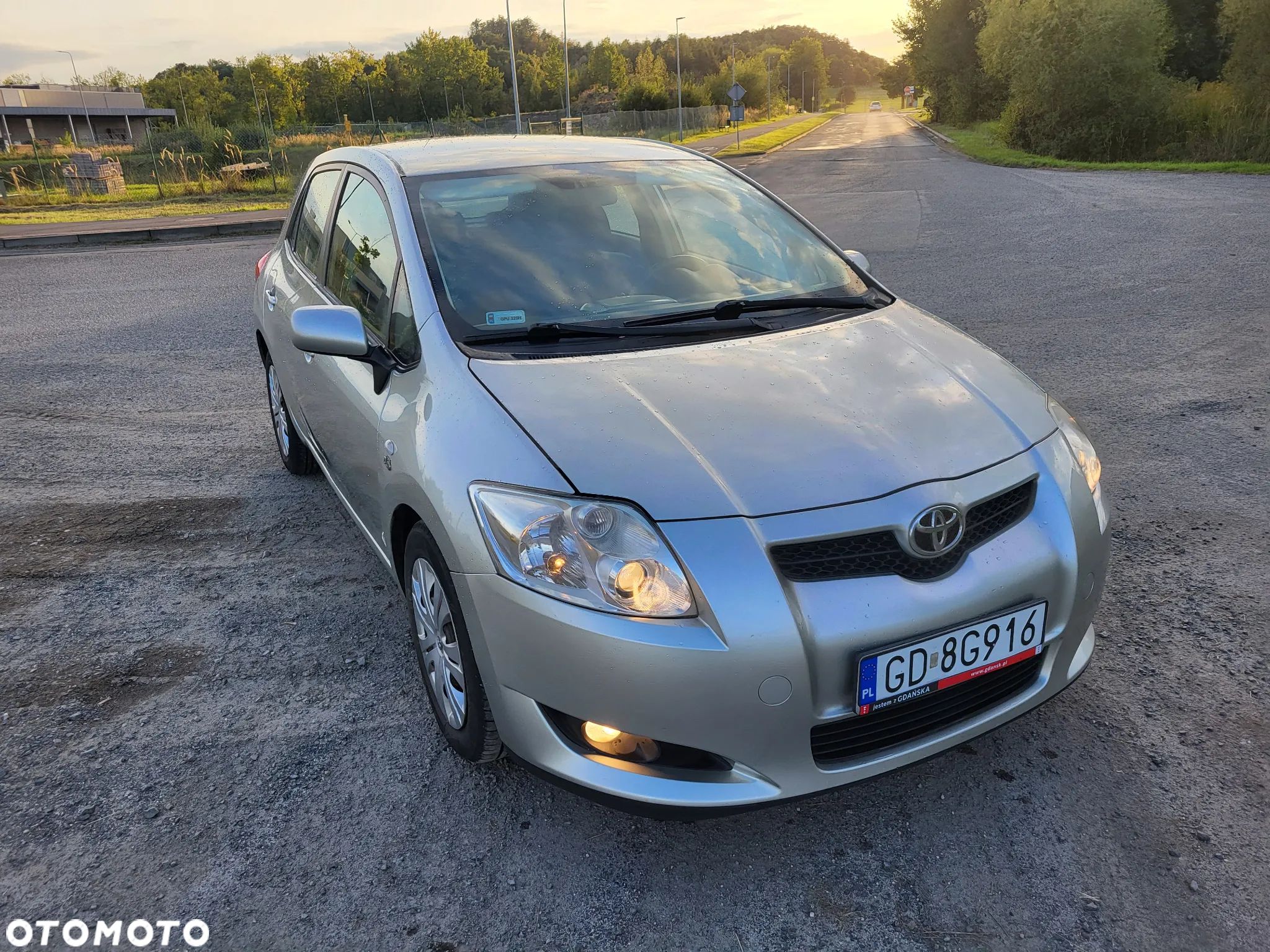 Toyota Auris 1.4 D-4D Comfort - 1