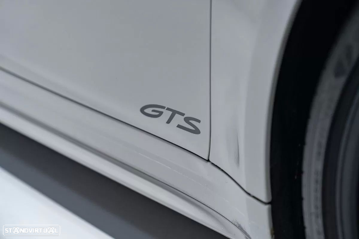 Porsche 911 (992) Carrera 4 GTS PDK - 10