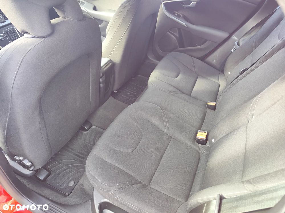 Volvo V40 D2 Drive-E Momentum - 21