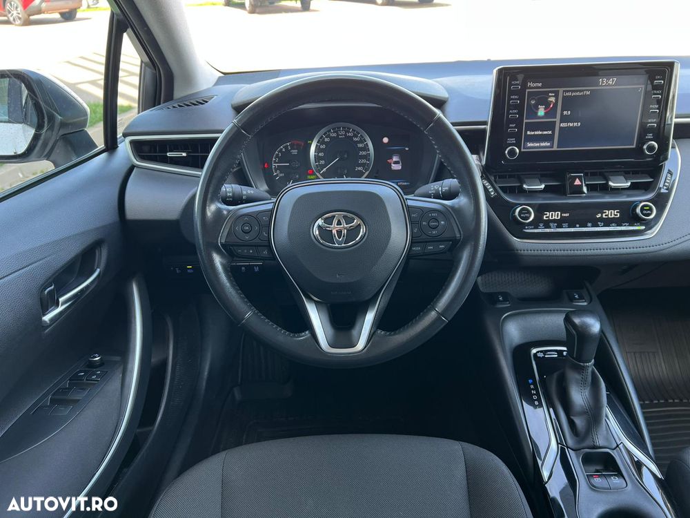 Toyota Corolla 1.8 HSD Business - 18