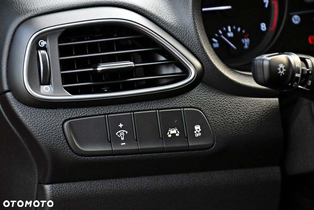 Hyundai i30 1.0 T-GDI Connect & Go - 26