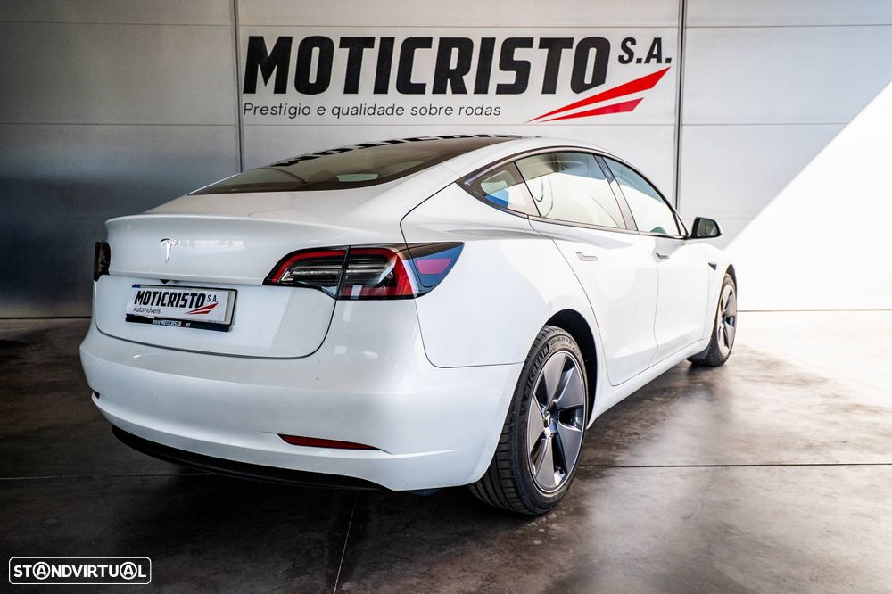Tesla Model 3 - 8