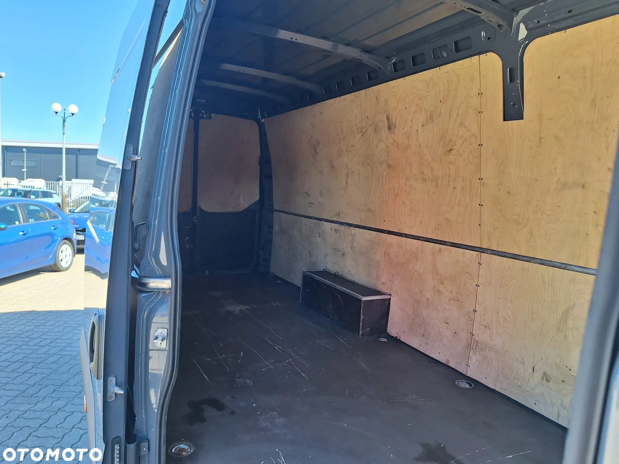 Iveco Daily 35S18 furgon maxi 16m / Krajowy / 3.0 180KM - 9