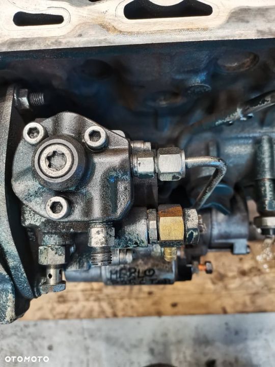 Pompa paliwa Merlo P 25.6 TOP {Kubota 3007V Common Rail} - 3