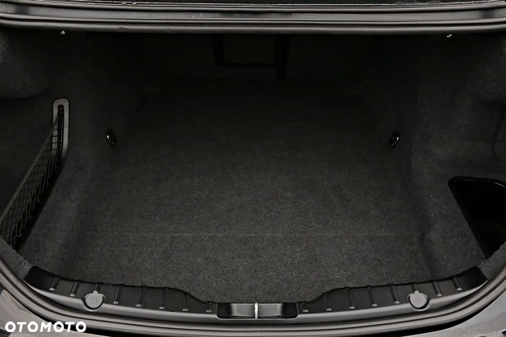 BMW Seria 5 528i - 25