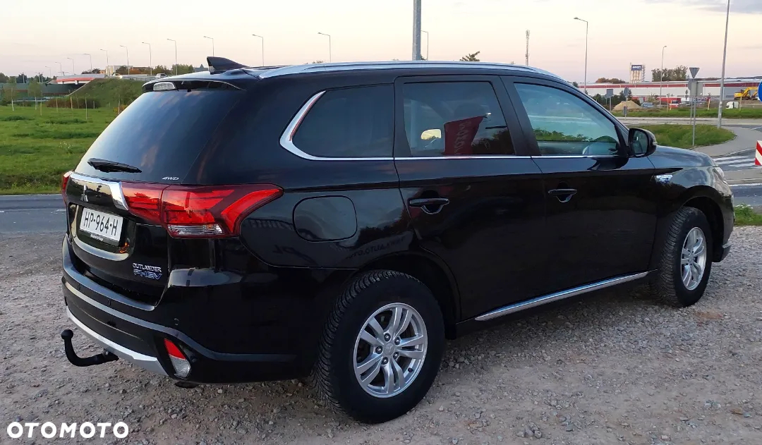 Mitsubishi Outlander - 4