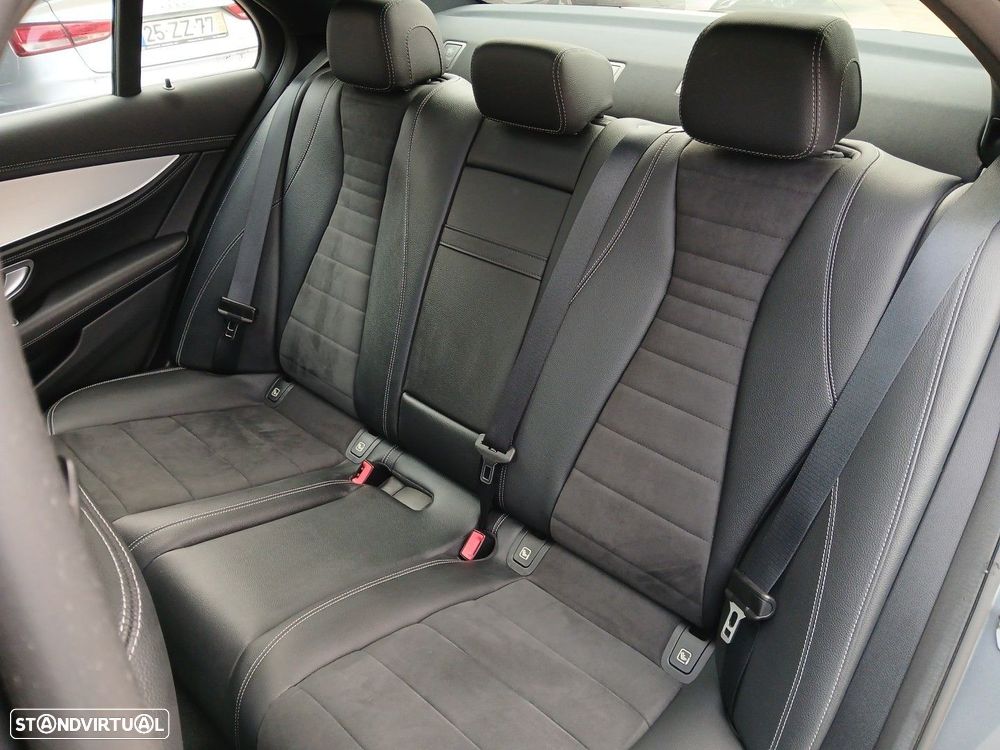 Mercedes-Benz E 300 de 4Matic 9G-TRONIC AMG Line - 14