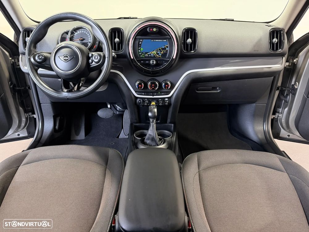 MINI Countryman Cooper SE ALL4 Auto - 6