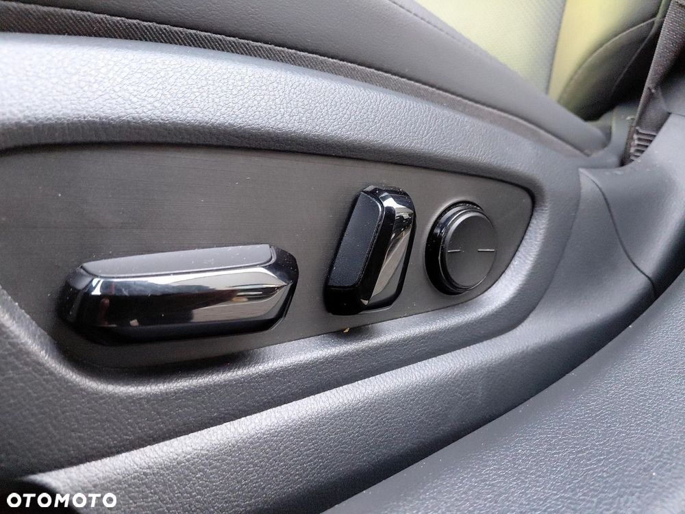 Lexus ES 300h Business Edition - 21