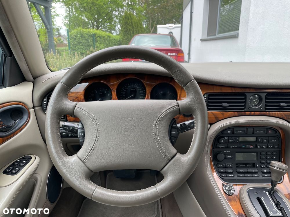 Jaguar XJ 3.2 Executive - 10