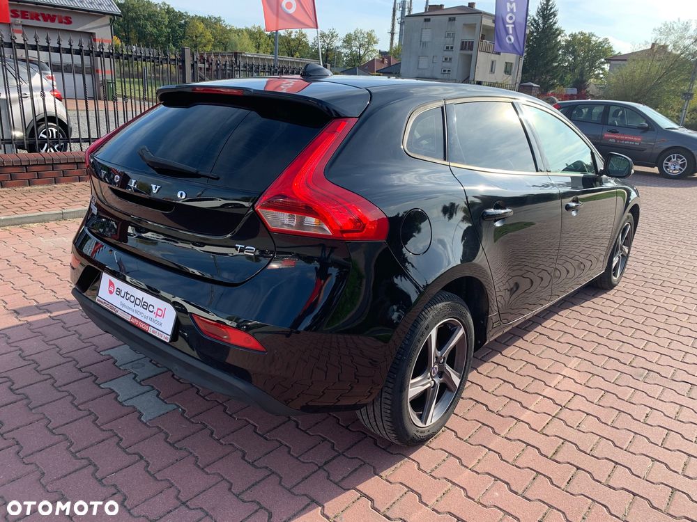 Volvo V40 T2 Momentum - 10