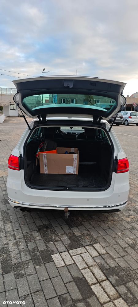 Volkswagen Passat 2.0 TDI Perfectline R-Style DSG - 8