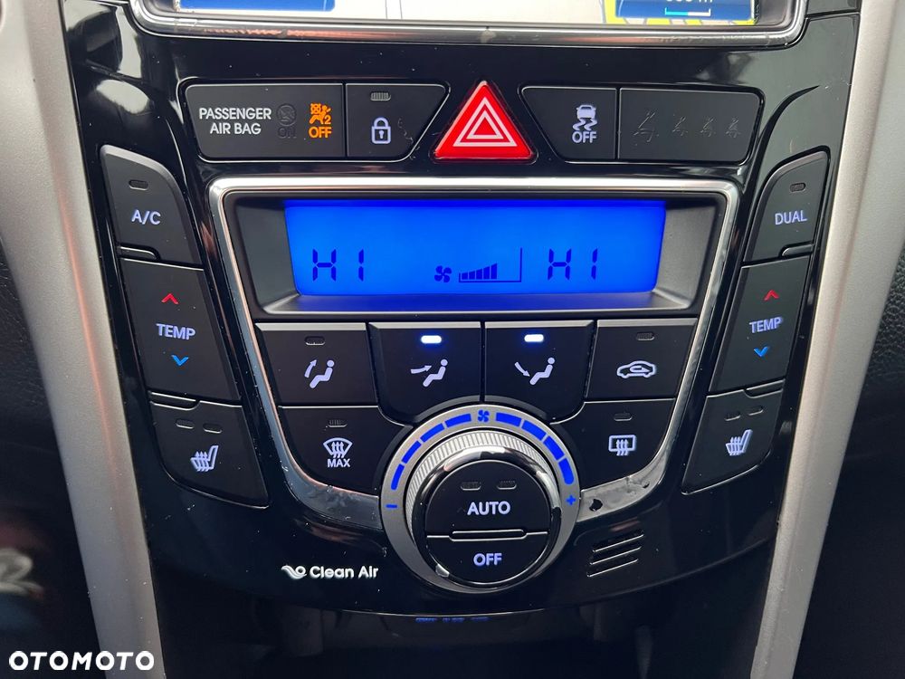 Hyundai i30 1.6 CRDi Automatik Style - 27