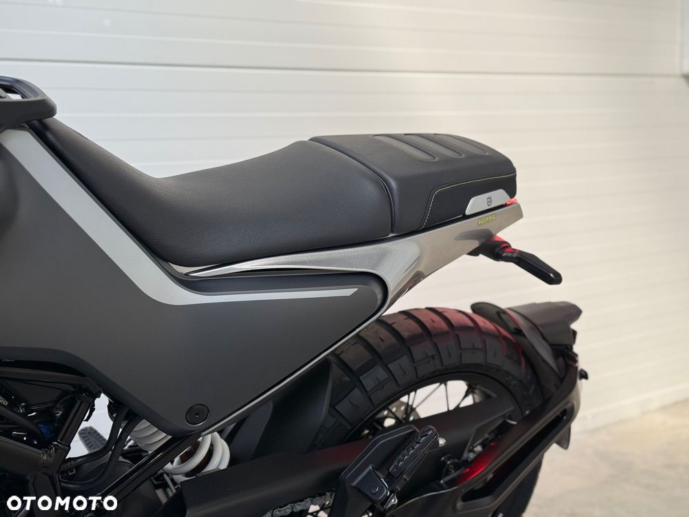 Husqvarna Svartpilen - 36