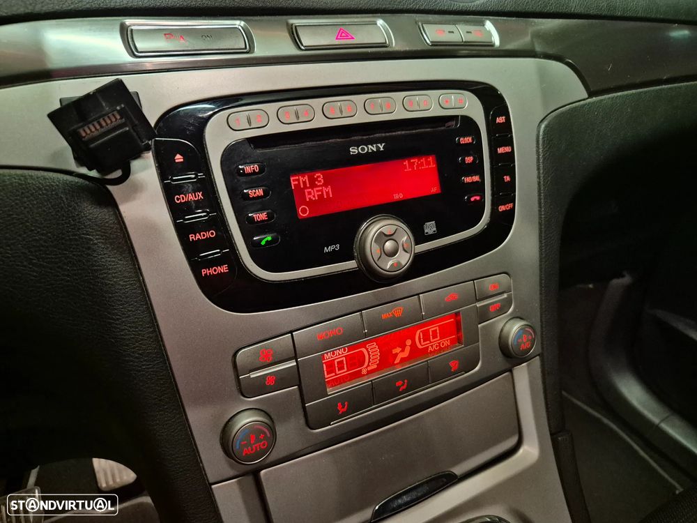 Ford S-Max 2.0 TDCi Titanium 7L - 17