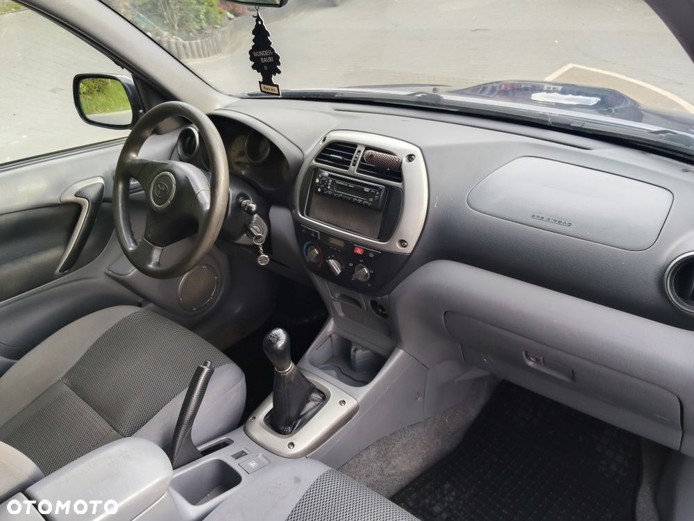 Toyota RAV4 - 6