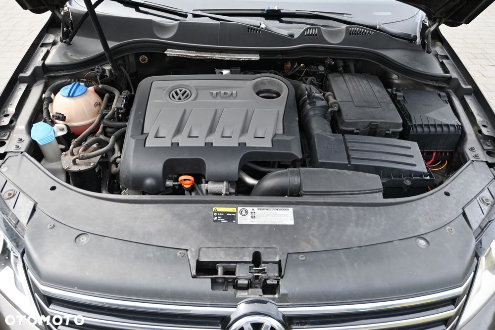 Volkswagen Passat 2.0 TDI Highline - 37