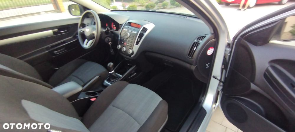 Kia ProCeed 1.4 CVVT Dream-Team Edition - 5