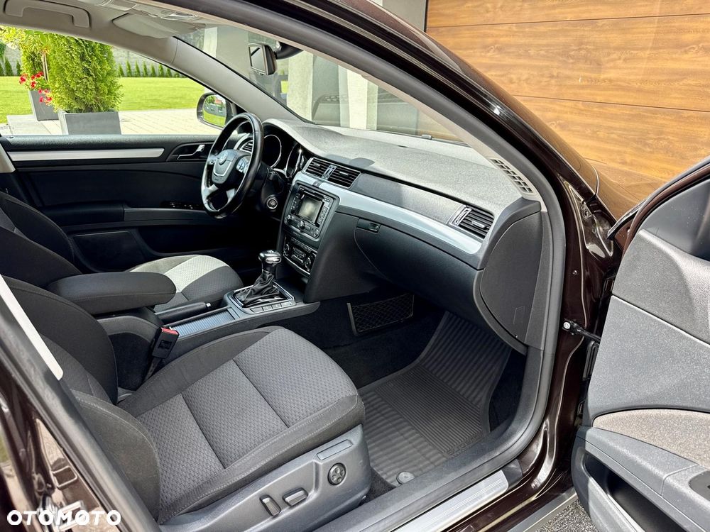 Skoda Superb 2.0 TDI 4x4 DSG Elegance - 19
