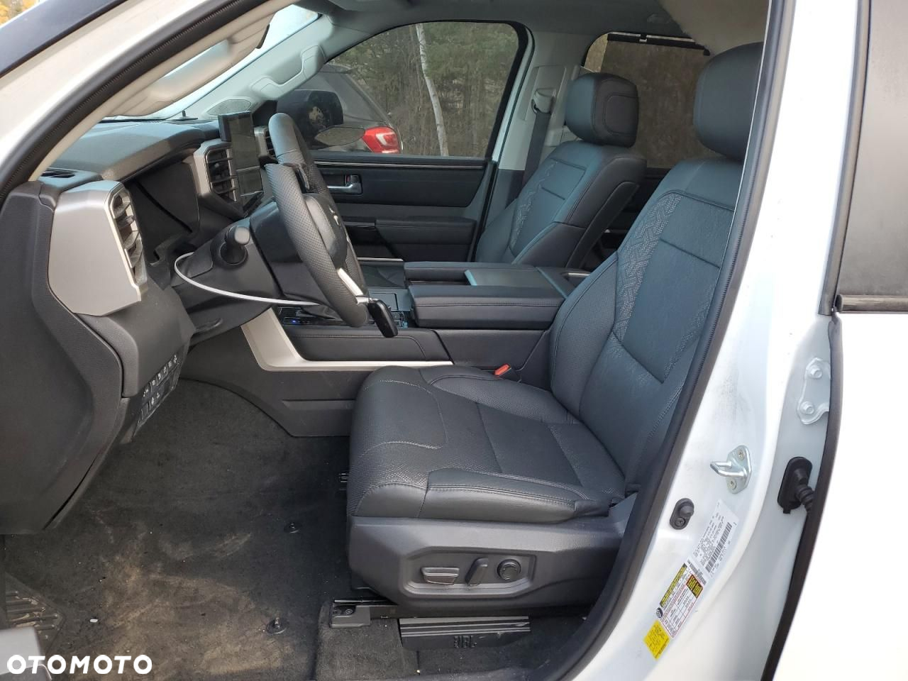 Toyota Sequoia - 7