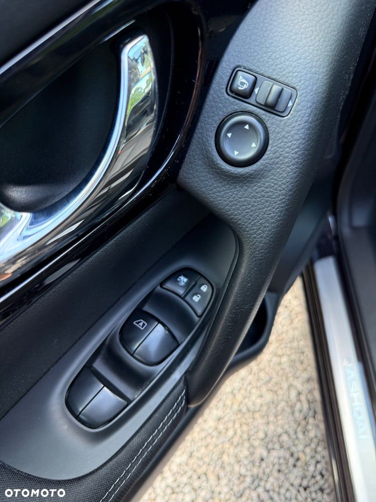 Nissan Qashqai 1.6 DIG-T N-Connecta - 23