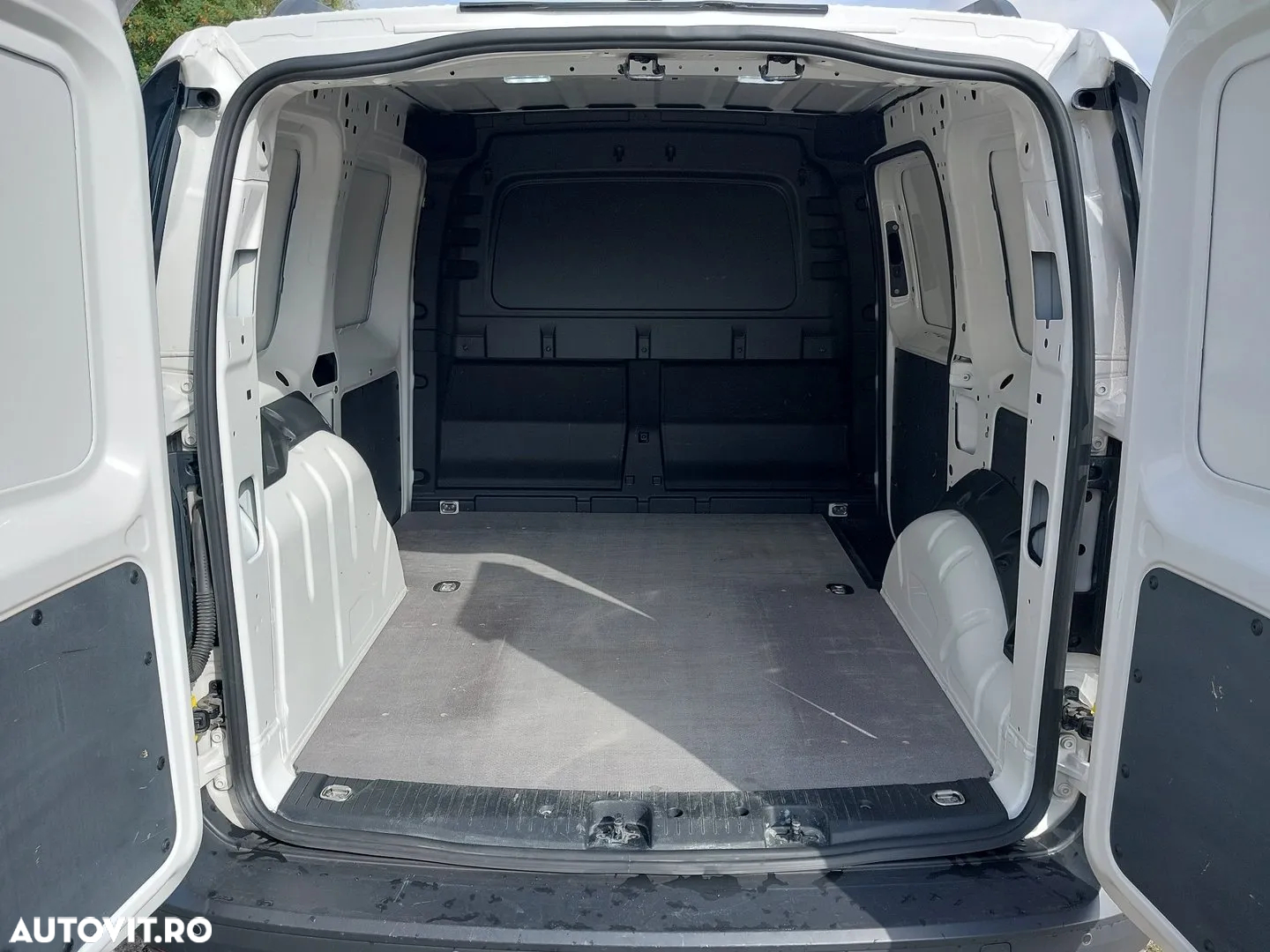 Volkswagen Caddy 2.0 TDI 90 kW - 13
