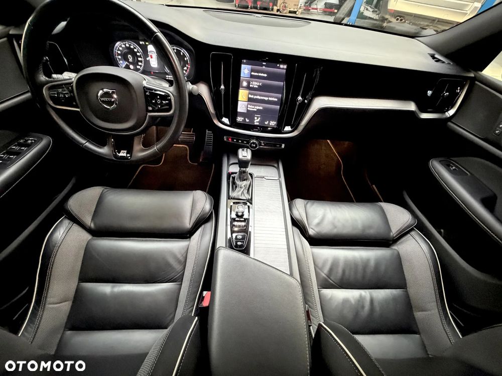 Volvo S60 T4 R-Design - 13