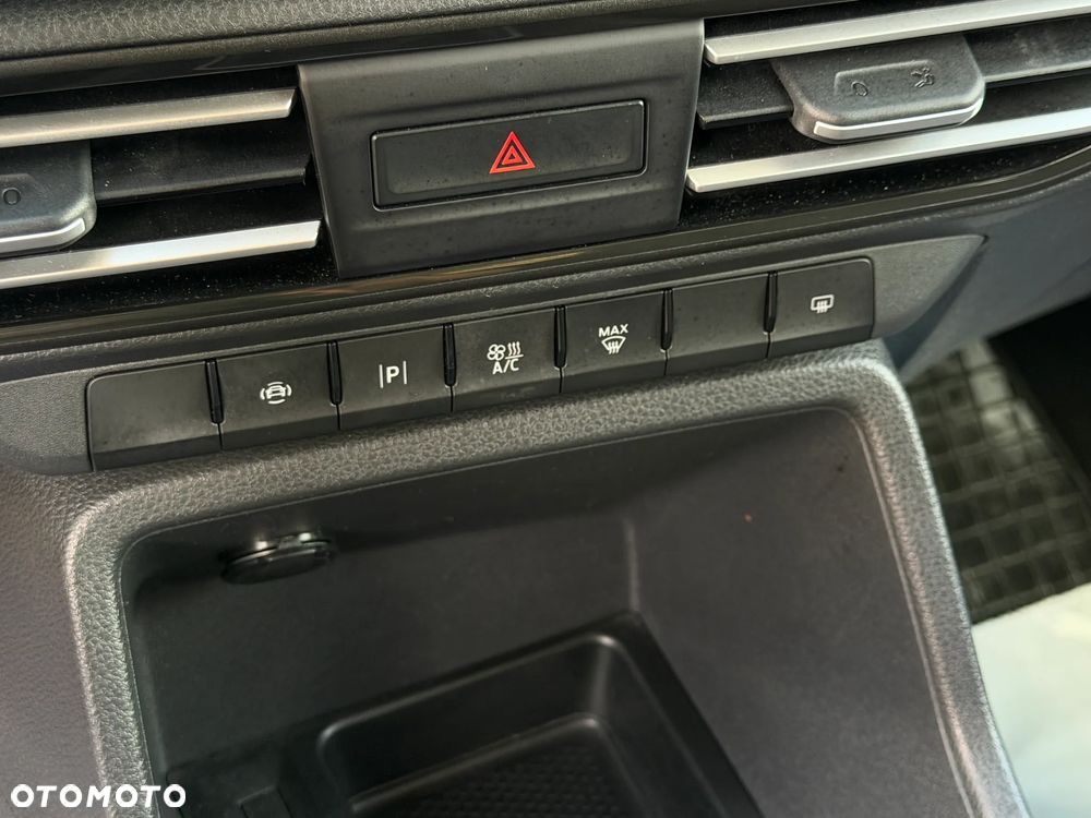 Ford Tourneo Connect 2.0 EcoBlue Titanium - 24