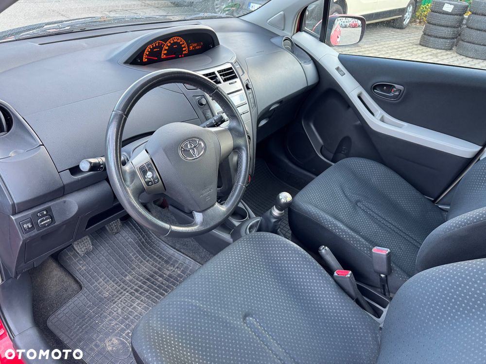 Toyota Yaris 1.0 Premium EU6 - 11