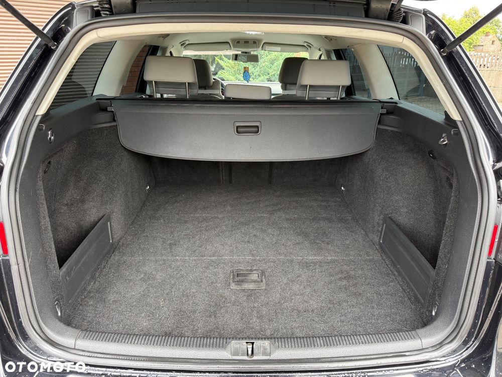 Volkswagen Passat 2.0 TDI DPF BlueMotion Technology Comfortline - 20