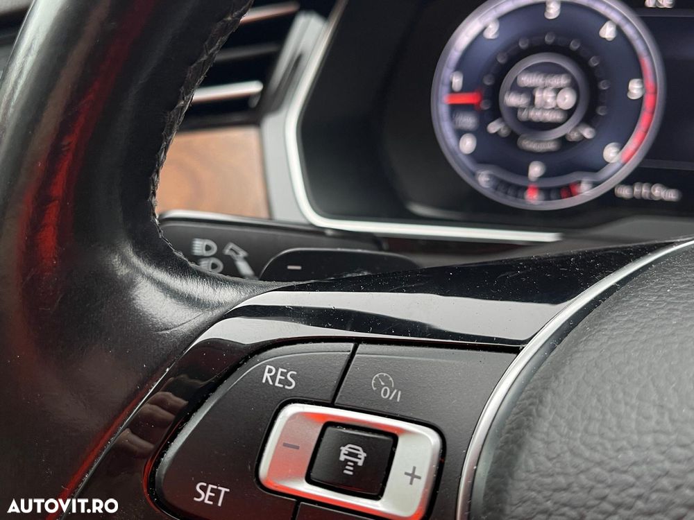 Volkswagen Passat 2.0 TDI SCR 4Motion DSG Highline - 19