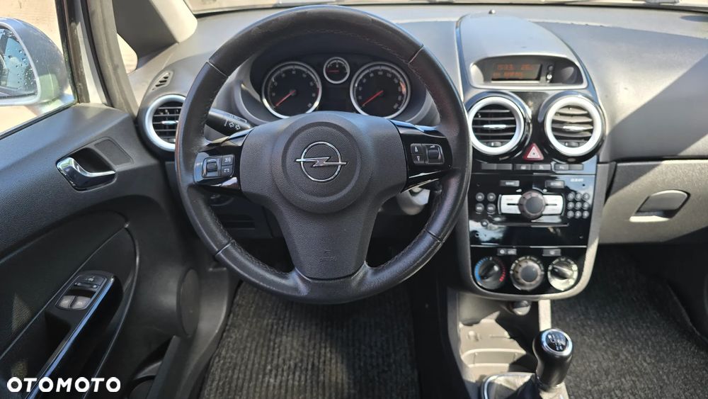 Opel Corsa 1.4 16V Innovation - 17