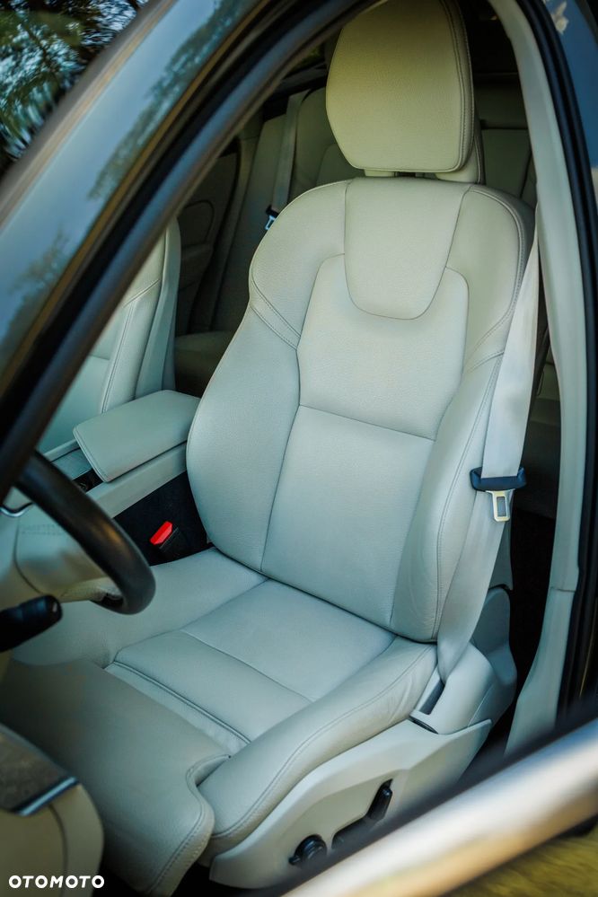 Volvo XC 60 B5 B AWD Inscription - 23