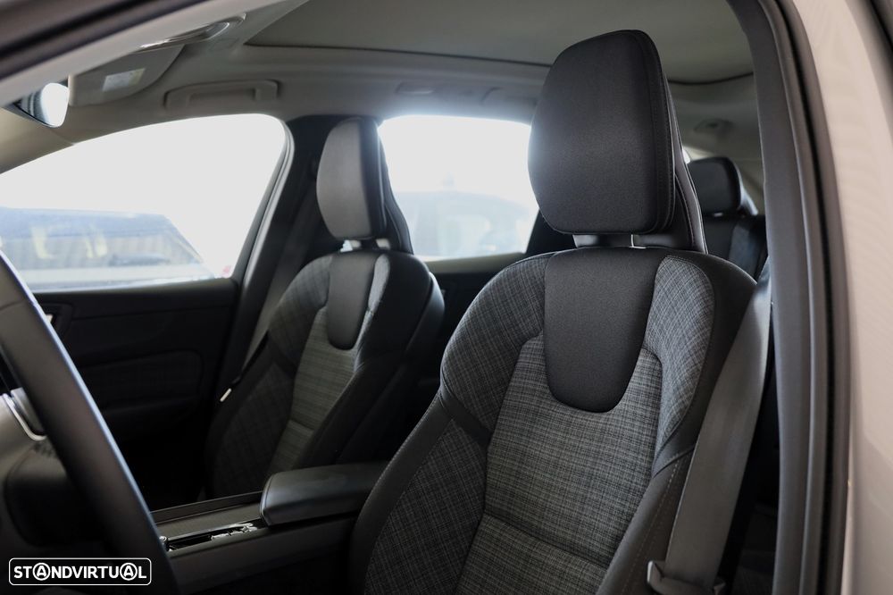 Volvo XC 60 2.0 T6 PHEV Core AWD - 10