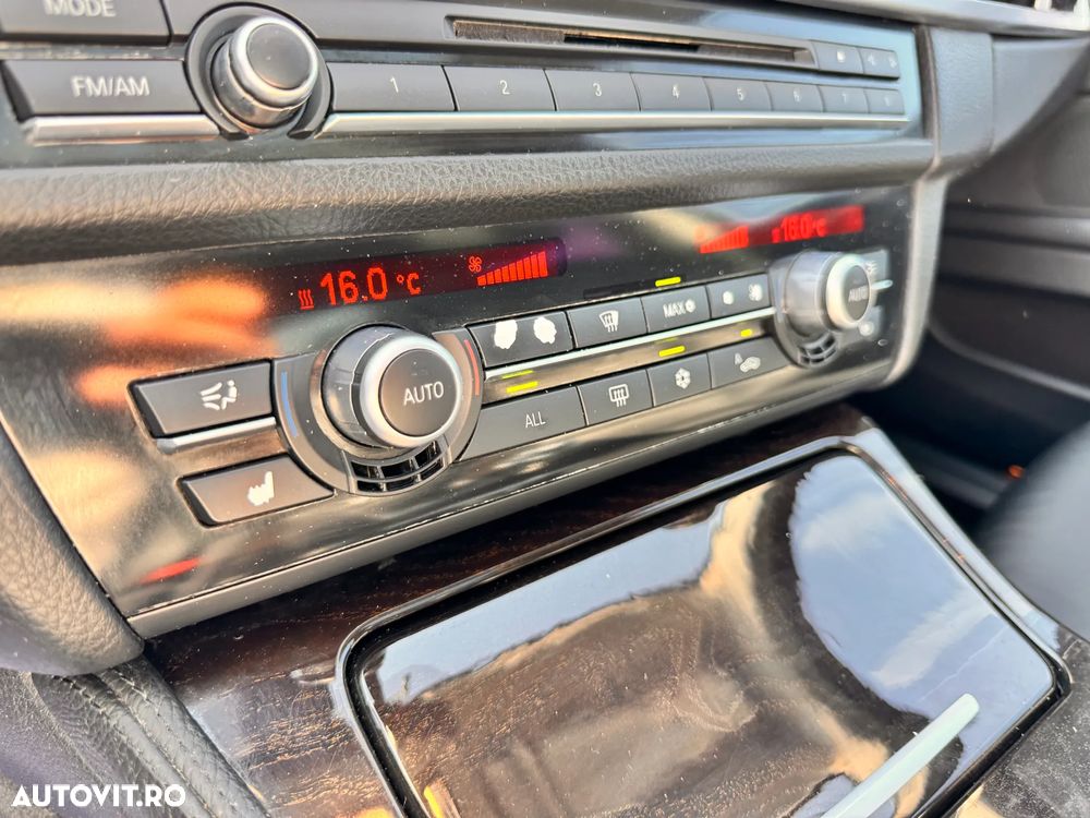 BMW Seria 5 520d Aut. - 31