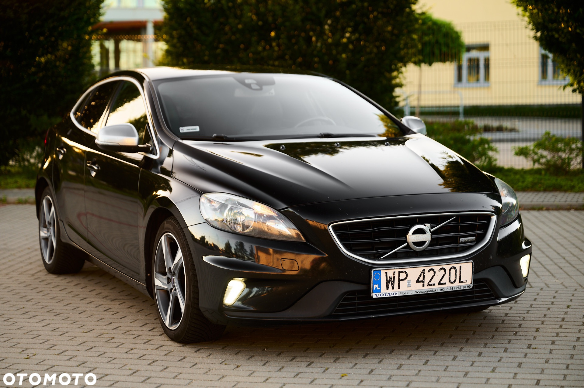 Volvo V40 D2 R-Design - 16