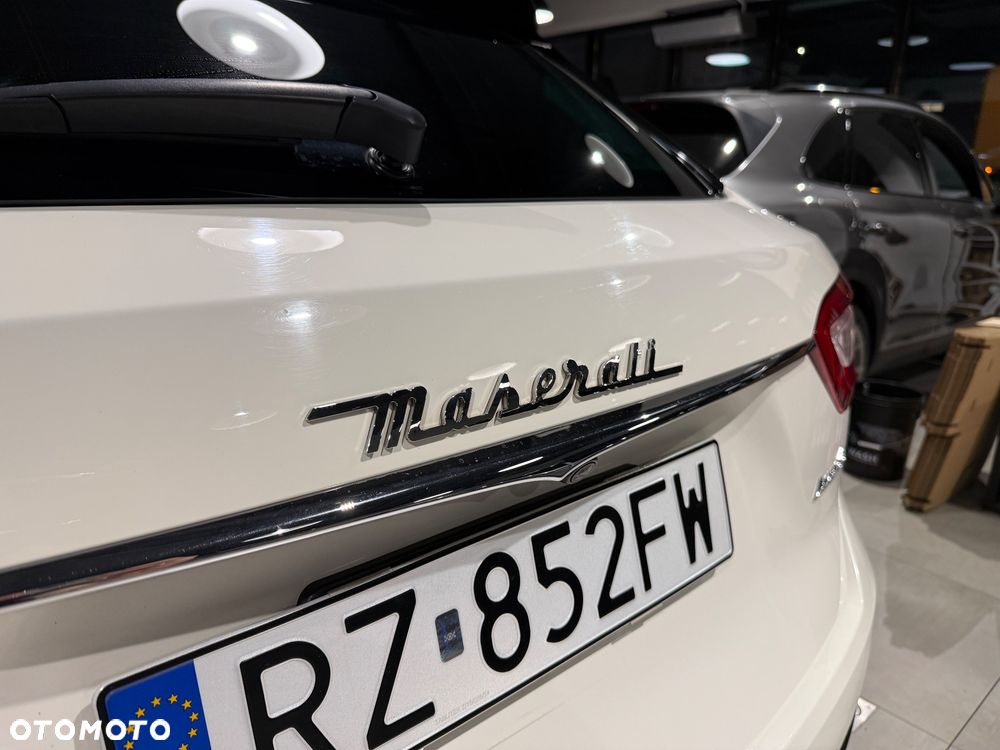 Maserati Levante - 10