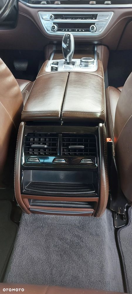 BMW Seria 7 - 18