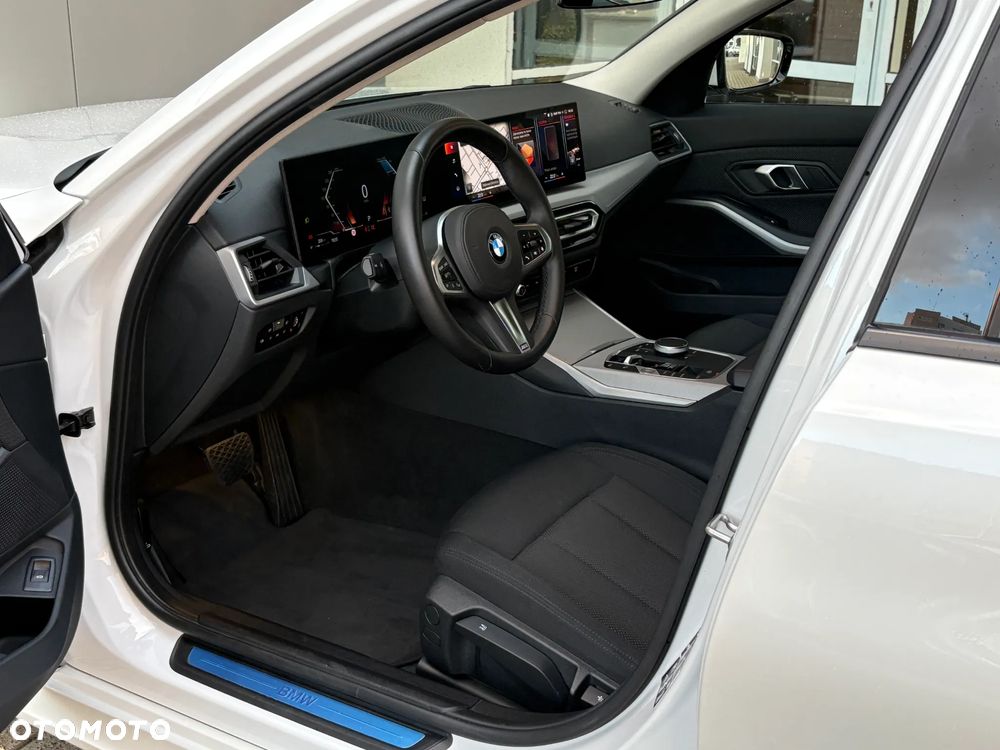 BMW Seria 3 320d xDrive - 12