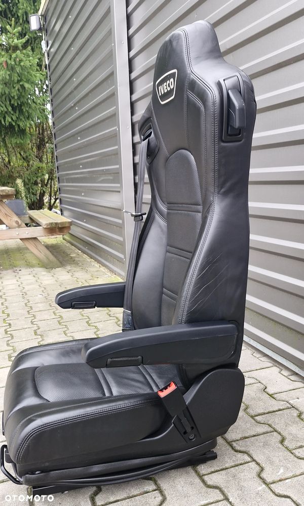 IVECO STRALIS S WAY FOTEL PASAŻERA - 2