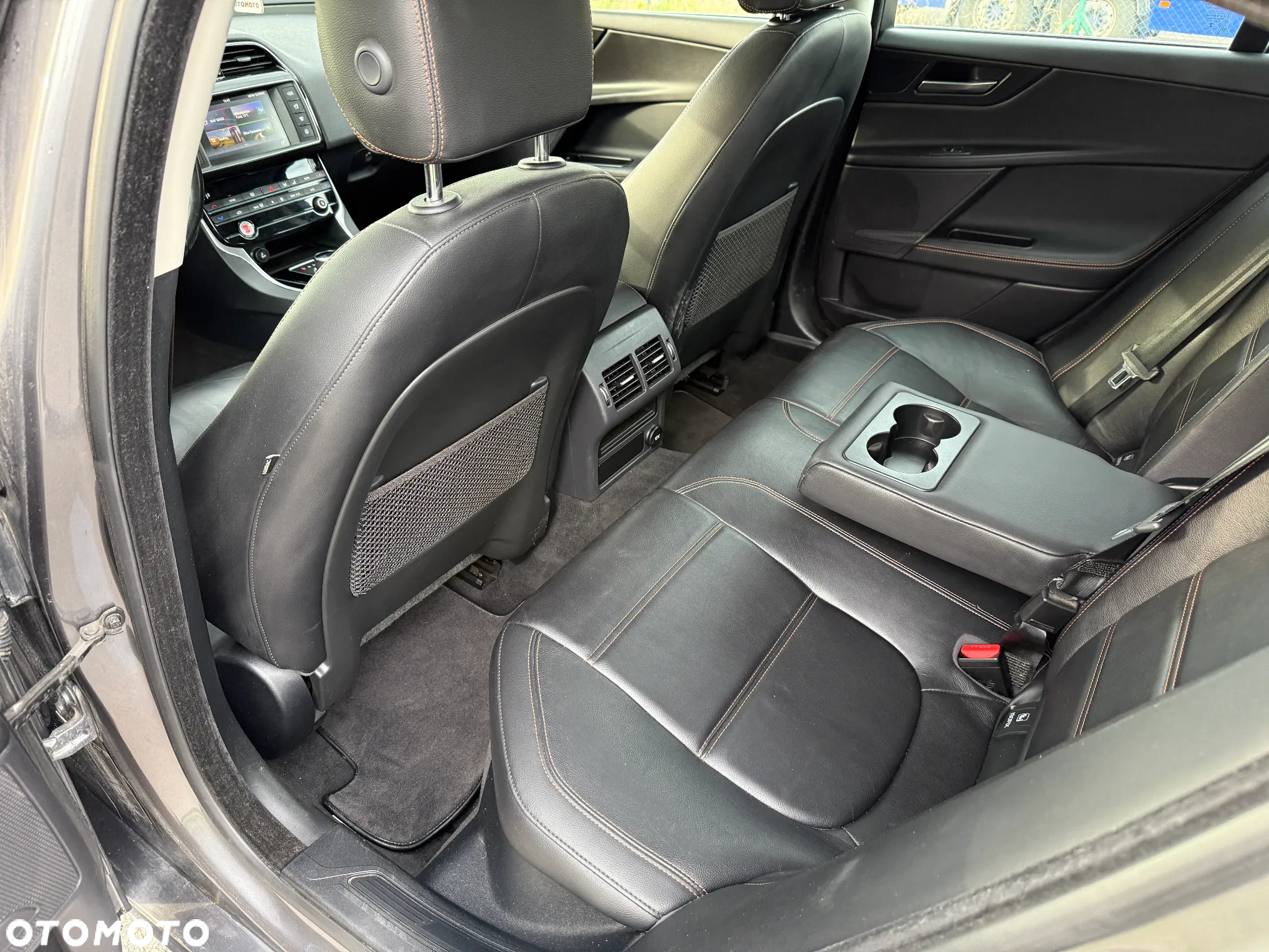 Jaguar XE - 14