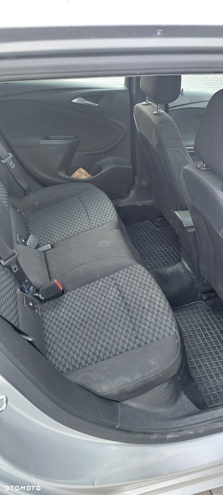 Opel Astra 1.4 T Enjoy - 11