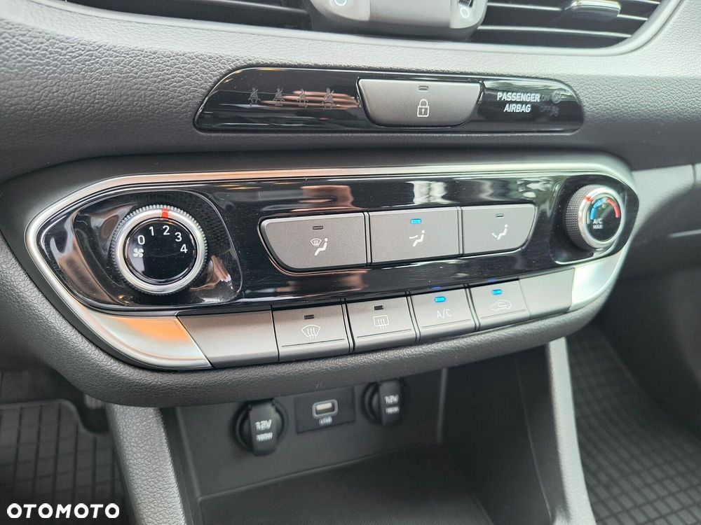 Hyundai i30 - 23