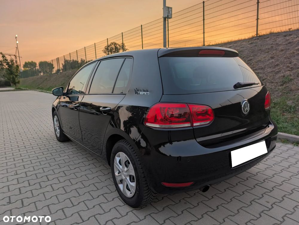 Volkswagen Golf - 10