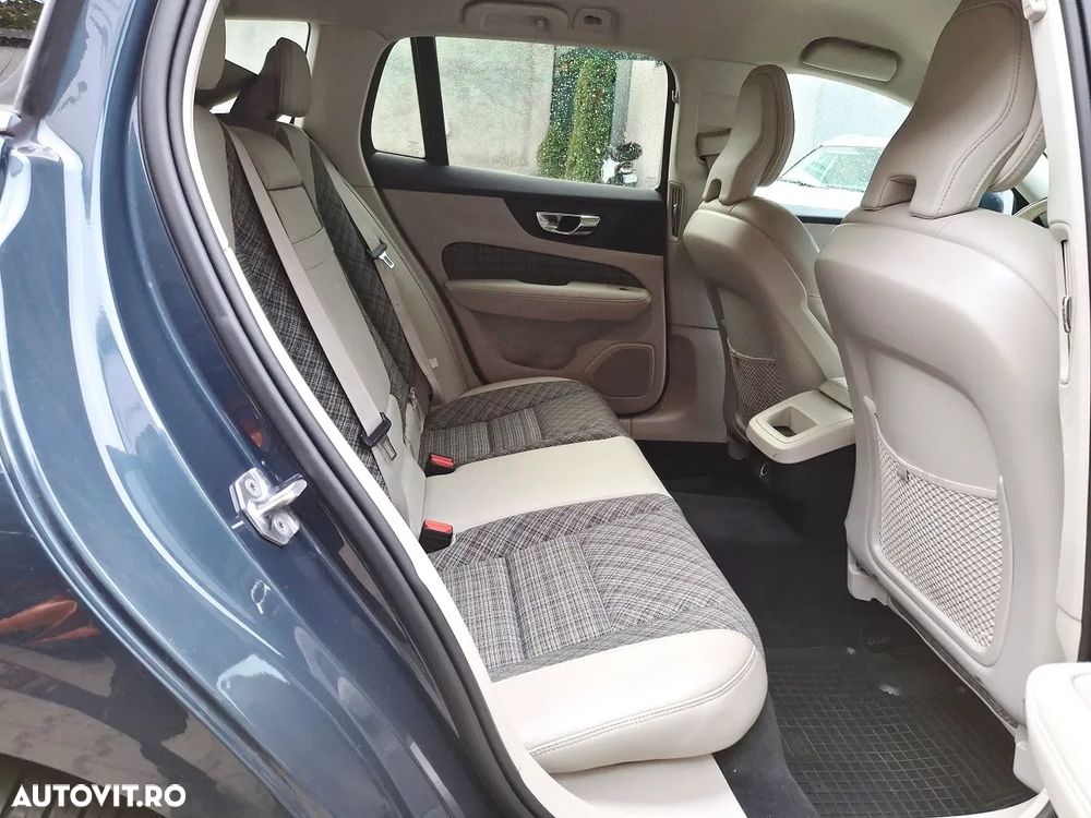 Volvo V60 D3 Momentum Pro - 11
