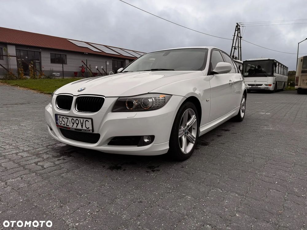 BMW Seria 3 2009 photo 2