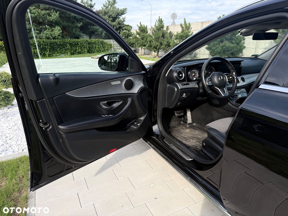 Mercedes-Benz Klasa E 220 d 9G-TRONIC - 17