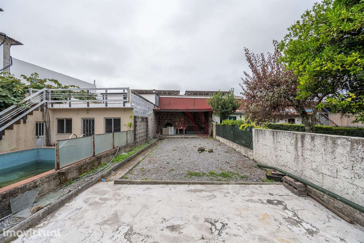 Prédio para Investimento composto por 3 T0 e 1 T1 | Rua Francisco Agra - Grande imagem: 3/25