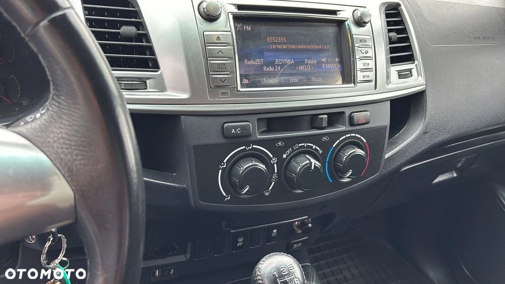 Toyota Hilux 4x4 Double Cab Life - 14